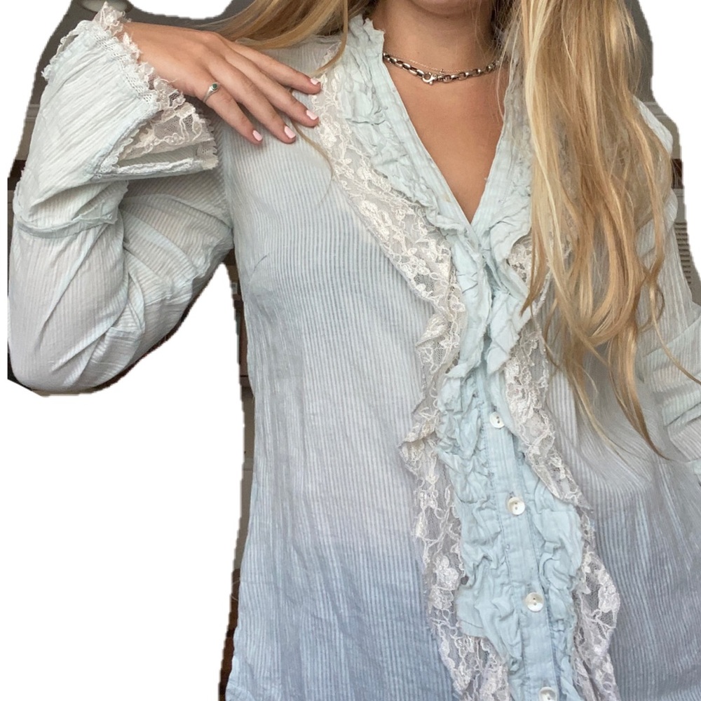 LACY BLUE BUTTON UP